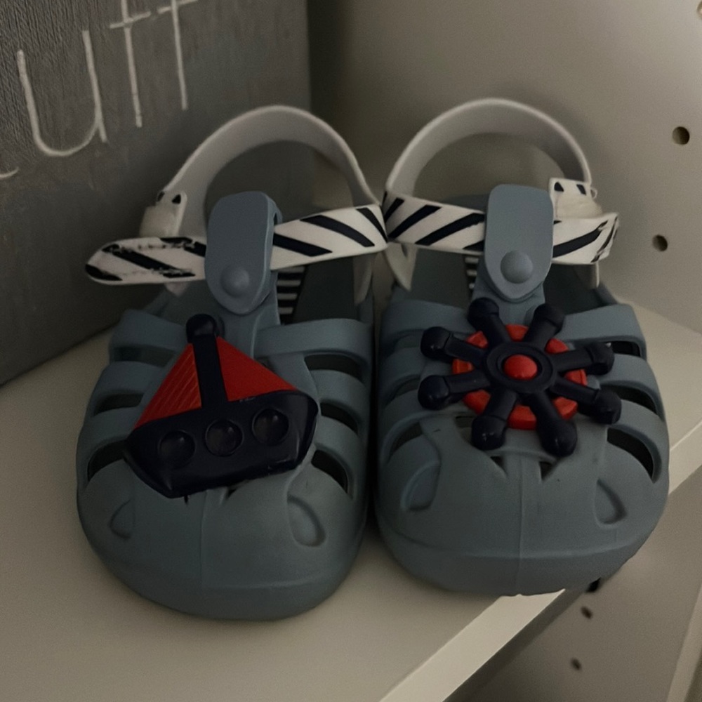Toddler sandals